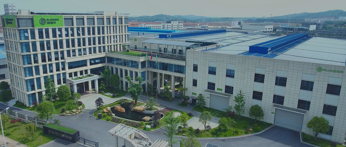 Forno a vácuo de alta temperatura durável para grande capacidade de carga de 50-2500 kg e vácuo final de 3 67*10-3 Pa